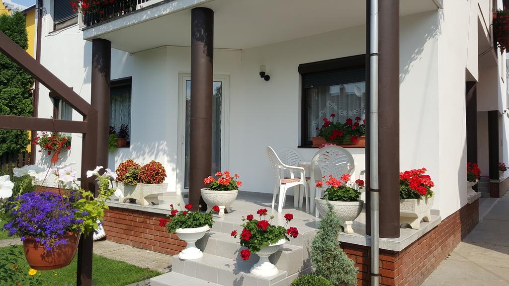 Bed and Breakfast Anna Vendeghaz Szegedin Exterior foto